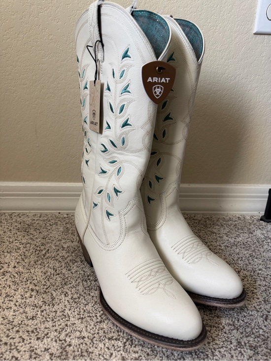 Ariat Shoes - Ariat White Cowboy Boots with Teal Inlay NWT